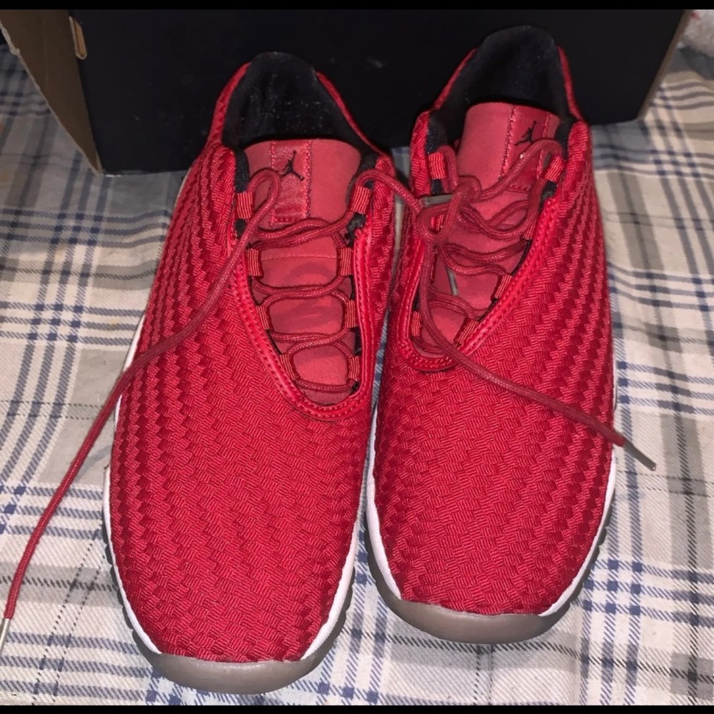 Nike air Jordan’s size 6 - red